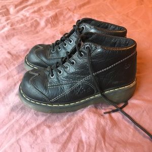 Dr. Martens barely worn black boots size 8